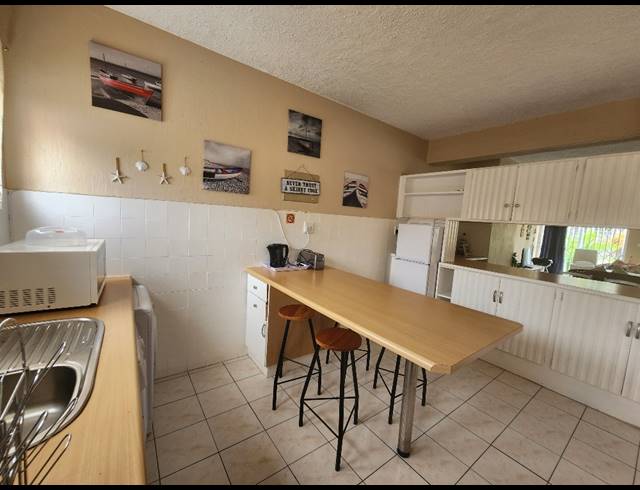 3 BEDROOM TOWNHOUSE FOR SALE IN MANABA BEACH